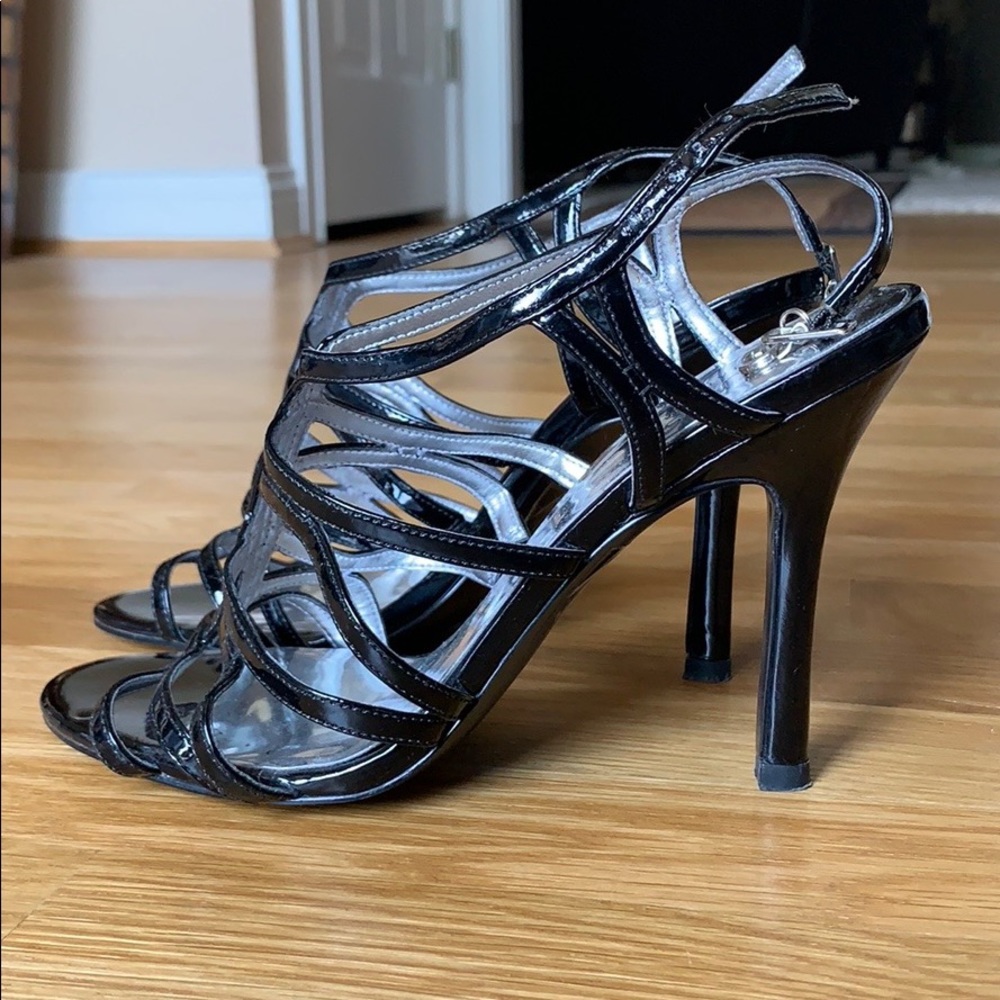 GUESS SEXY SLEEK BLACK HEEL